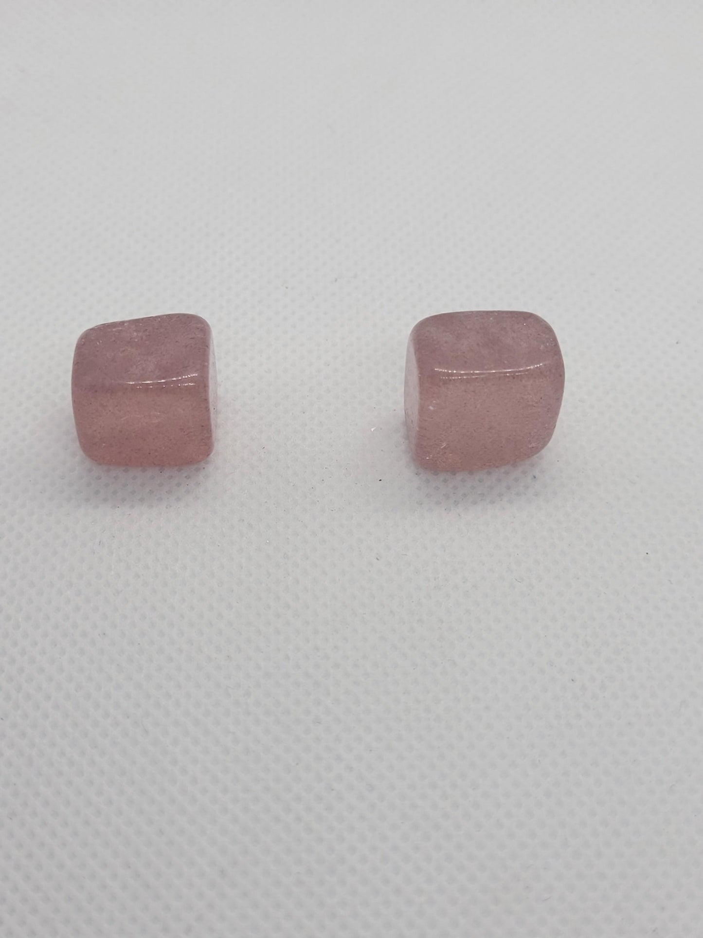 Strawberry quartz cube